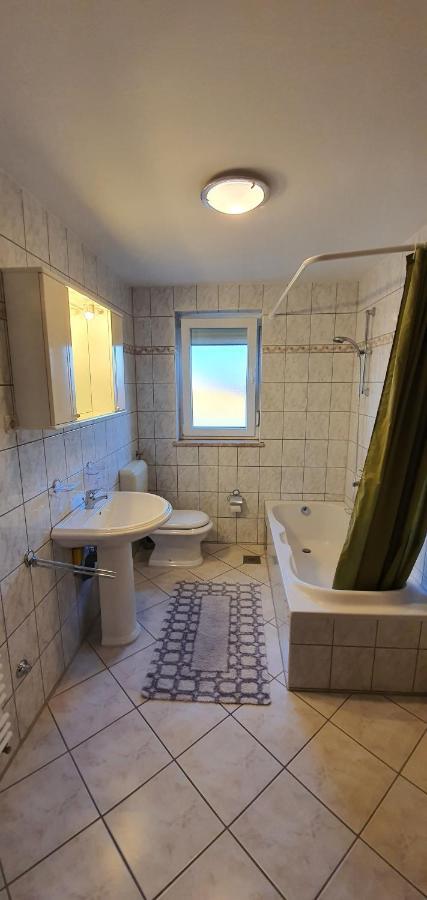 Apartmani Krajnovic Fažana Exterior foto